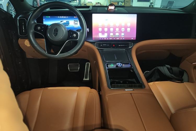 Used Hima AITO M9 2024 Range-Extended Ultra Version 42 kWh 6-Seater Model Center Console