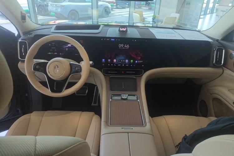 Used Hima AITO M9 2024 Range-Extended Ultra Version 42 kWh 6-Seater Model Center Console