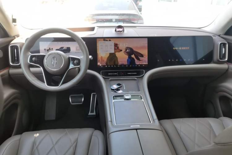 Used Hima AITO M9 2024 Range-Extended Ultra Version 52 kWh 5-Seater Model Center Console