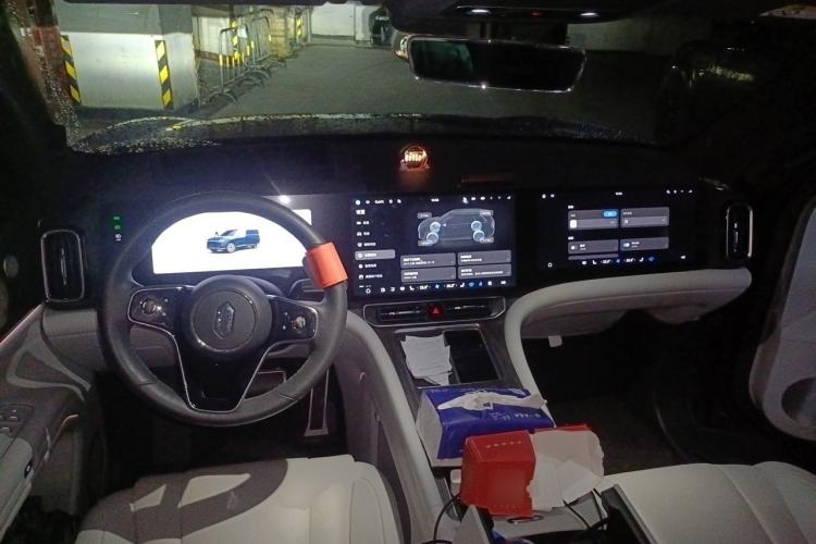 Used Hima AITO M9 2024 Range-Extended Ultra Version 42 kWh 6-Seater Model Center Console