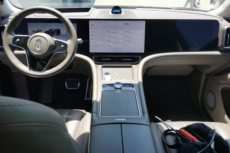 Used Hima AITO M9 2024 Range-Extended Ultra Version 52 kWh 5-Seater Model Center Console