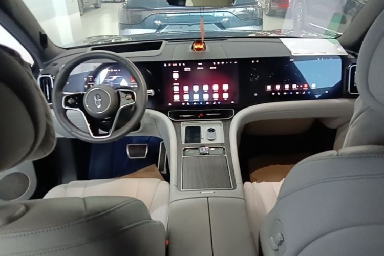 Used Hima AITO M9 2024 All-Electric Ultra Version 100 kWh 6-Seater Model Center Console