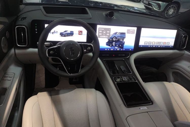 Used Hima AITO M9 2024 Range-Extended Ultra Version 42 kWh 6-Seater Model Center Console