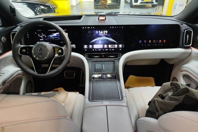 Used Hima AITO M9 2024 Range-Extended Ultra Version 42 kWh 6-Seater Model Center Console