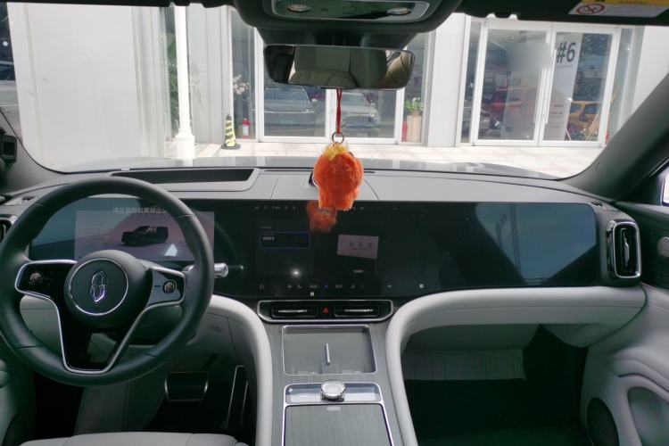 Used Hima AITO M9 2024 Range-Extended Ultra Version 42 kWh 6-Seater Model Center Console