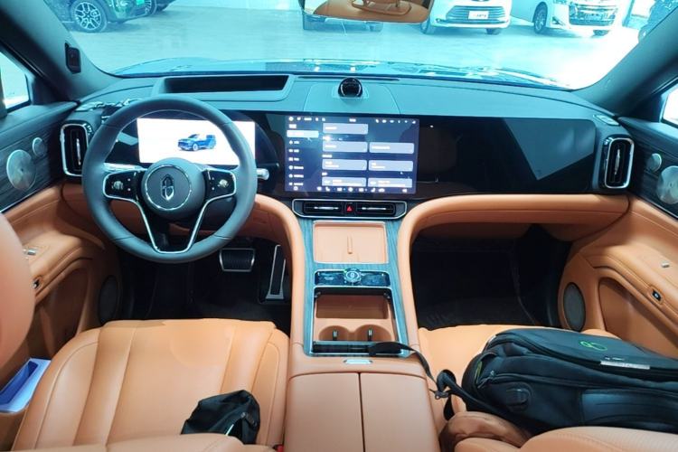 Used Hima AITO M9 2024 Range-Extended Ultra Version 52 kWh 5-Seater Model Center Console
