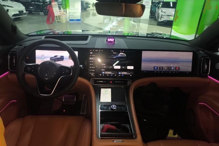 Used Hima AITO M9 2024 Range-Extended Ultra Version 42 kWh 6-Seater Model Center Console