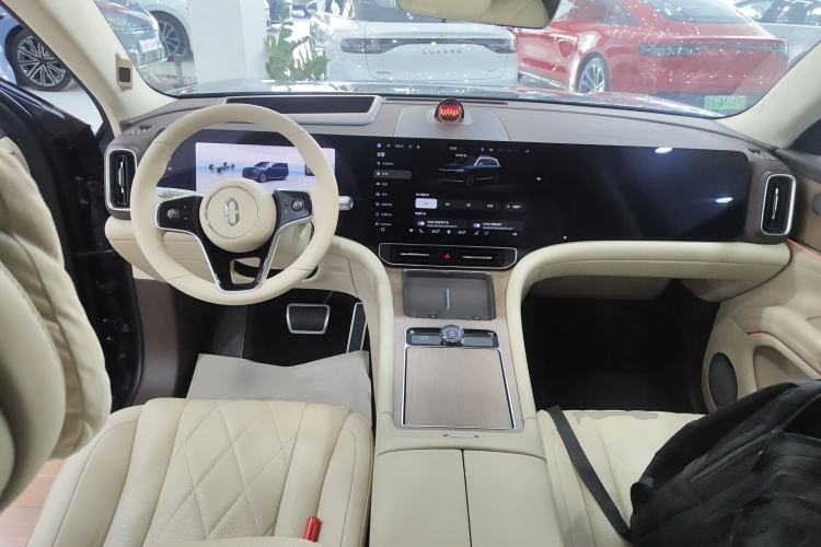Used Hima AITO M9 2024 Range-Extended Ultra Version 42 kWh 6-Seater Model Center Console
