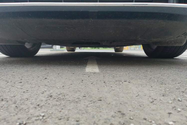 Used Hima AITO M9 2024 Range-Extended Ultra Version 42 kWh 6-Seater Model Chassis Front