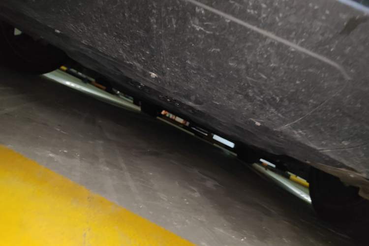 Used Hima AITO M9 2024 Range-Extended Ultra Version 42 kWh 6-Seater Model Chassis Front