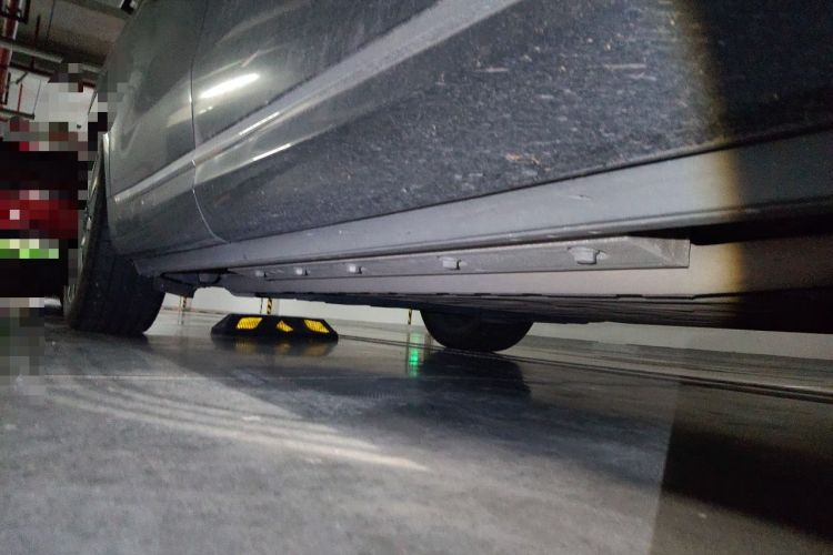 Used Hima AITO M9 2024 Range-Extended Ultra Version 42 kWh 6-Seater Model Chassis Front Right