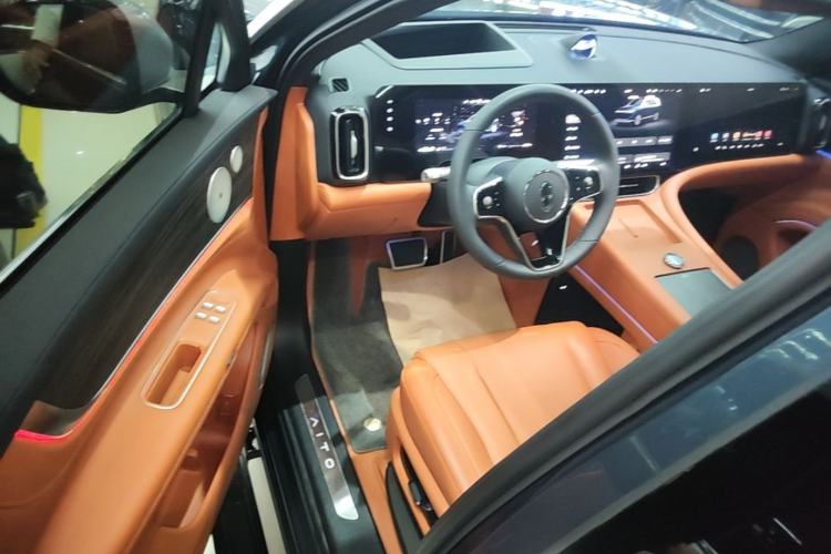 Used Hima AITO M9 2024 Range-Extended Ultra Version 42 kWh 6-Seater Model Driver Seat