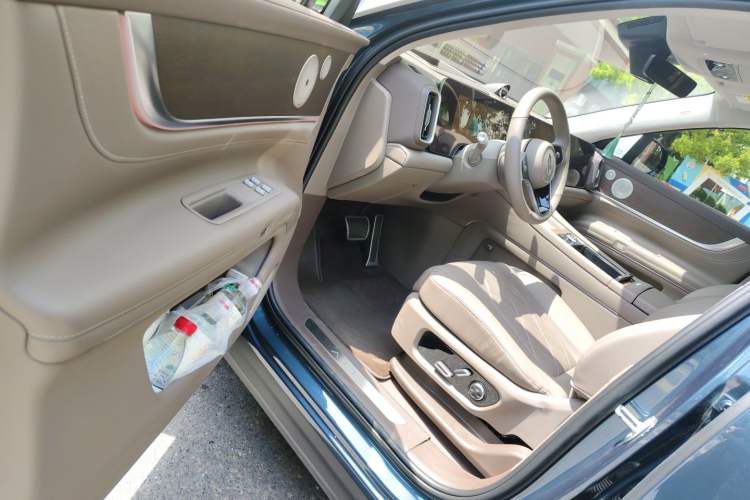 Used Hima AITO M9 2024 Range-Extended Ultra Version 42 kWh 6-Seater Model Driver Seat