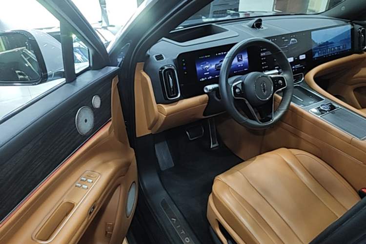Used Hima AITO M9 2024 Range-Extended Ultra Version 42 kWh 6-Seater Model Driver Seat