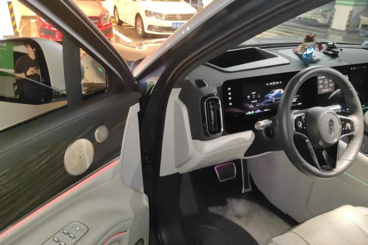 Used Hima AITO M9 2024 Range-Extended Ultra Version 42 kWh 6-Seater Model Driver Seat