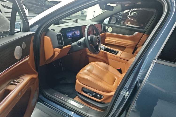 Used Hima AITO M9 2024 Range-Extended Ultra Version 42 kWh 6-Seater Model Driver Seat