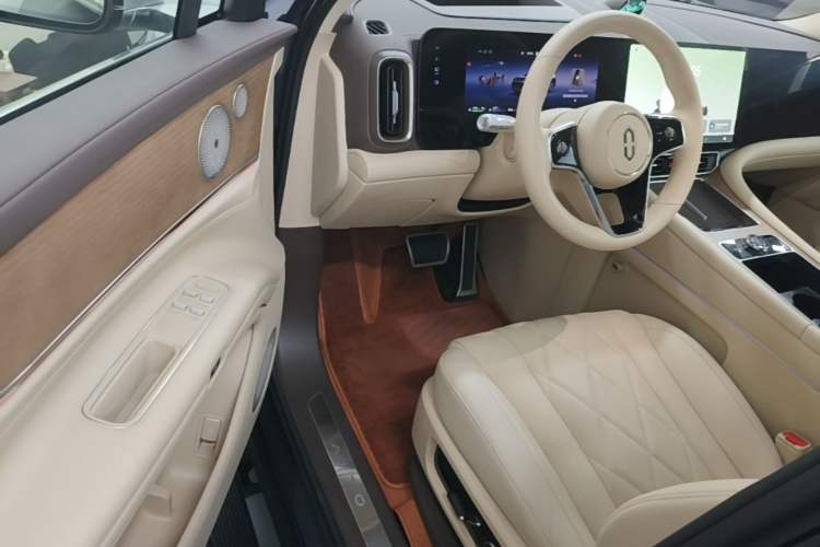 Used Hima AITO M9 2024 Range-Extended Ultra Version 52 kWh 5-Seater Model Driver Seat