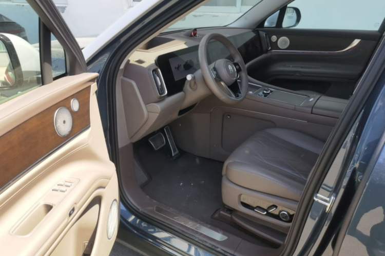 Used Hima AITO M9 2024 Range-Extended Ultra Version 52 kWh 5-Seater Model Driver Seat