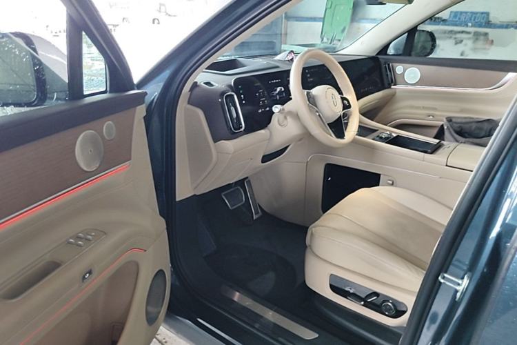 Used Hima AITO M9 2024 Range-Extended Ultra Version 42 kWh 6-Seater Model Driver Seat