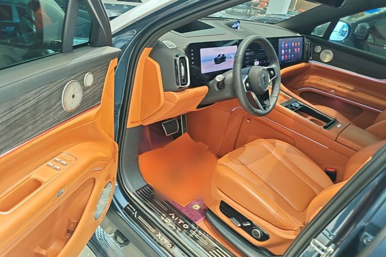 Used Hima AITO M9 2024 Range-Extended Ultra Version 42 kWh 6-Seater Model Driver Seat