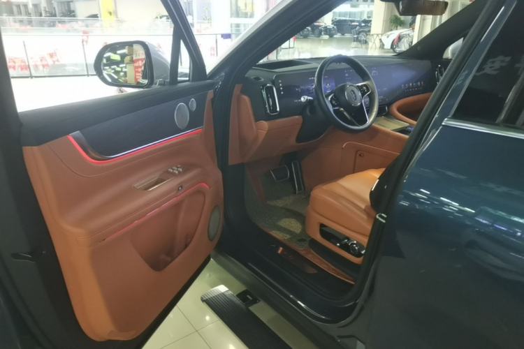 Used Hima AITO M9 2024 All-Electric Ultra Version 100 kWh 6-Seater Model Driver Seat