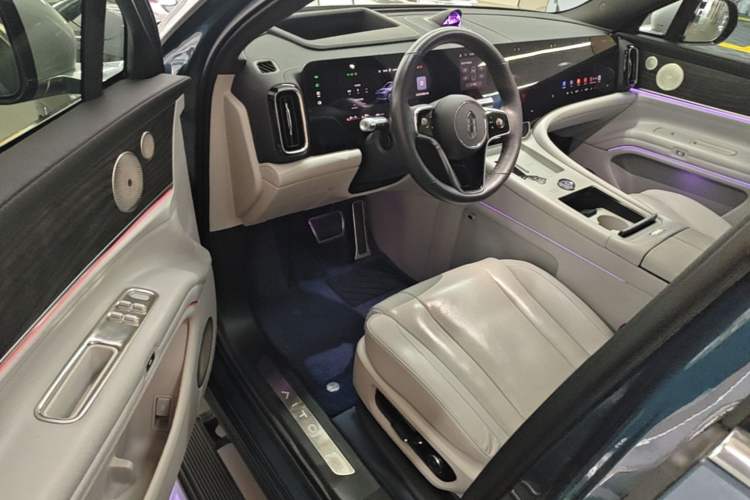 Used Hima AITO M9 2024 Range-Extended Ultra Version 42 kWh 6-Seater Model Driver Seat