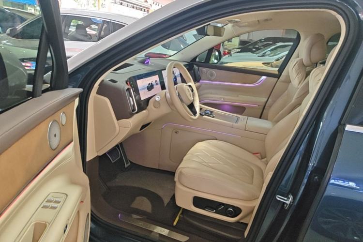 Used Hima AITO M9 2024 Range-Extended Ultra Version 42 kWh 6-Seater Model Driver Seat