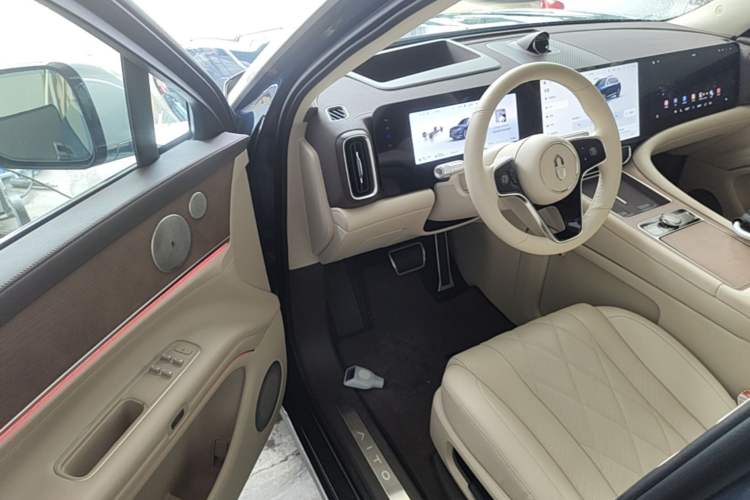 Used Hima AITO M9 2024 Range-Extended Ultra Version 42 kWh 6-Seater Model Driver Seat