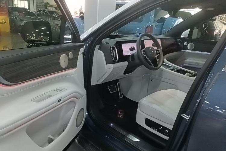 Used Hima AITO M9 2024 Range-Extended Ultra Version 42 kWh 6-Seater Model Driver Seat