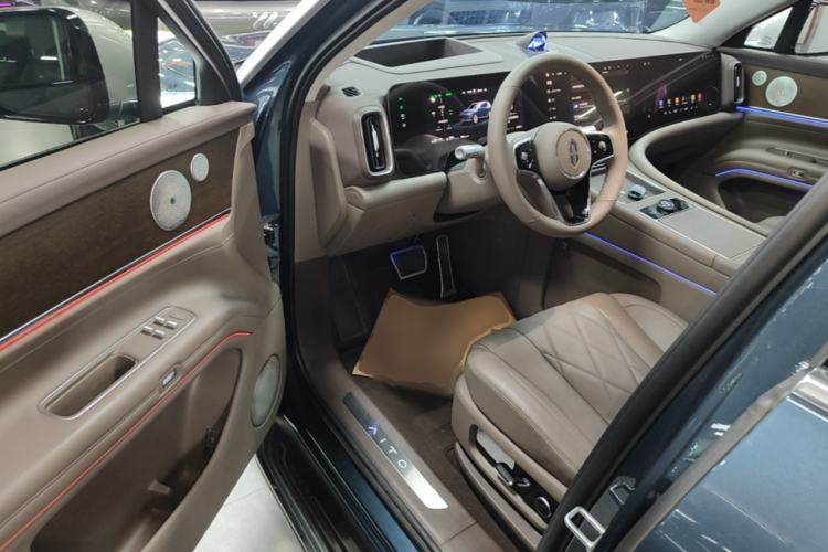 Used Hima AITO M9 2024 Range-Extended Max Edition 42 kWh 6-Seater Version Driver Seat
