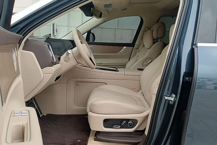 Used Hima AITO M9 2024 Range-Extended Ultra Version 42 kWh 6-Seater Model Driver Seat