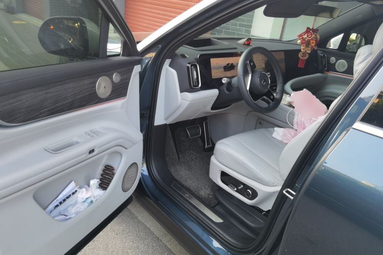 Used Hima AITO M9 2024 Range-Extended Ultra Version 42 kWh 6-Seater Model Driver Seat
