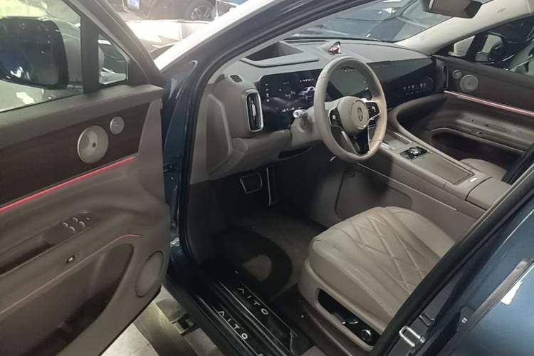 Used Hima AITO M9 2024 Range-Extended Max Edition 52 kWh 6-Seater Version Driver Seat