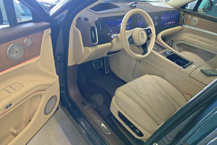 Used Hima AITO M9 2024 Range-Extended Ultra Version 42 kWh 6-Seater Model Driver Seat