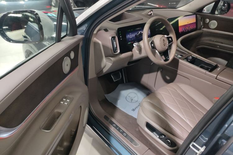 Used Hima AITO M9 2024 Range-Extended Ultra Version 52 kWh 5-Seater Model Driver Seat