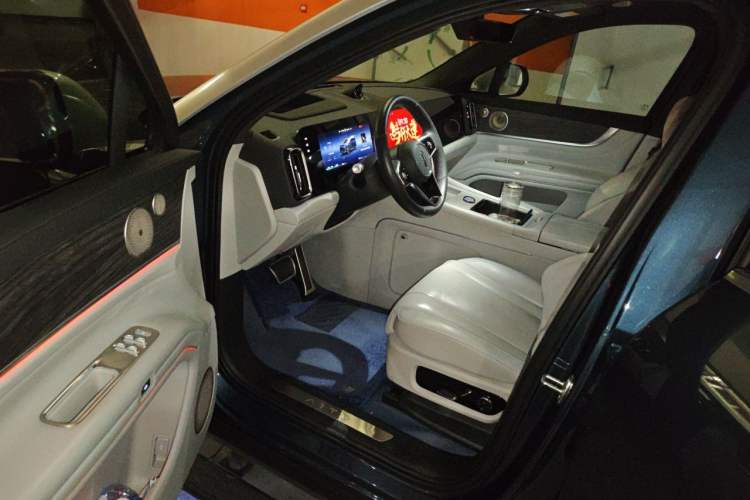 Used Hima AITO M9 2024 Range-Extended Ultra Version 42 kWh 6-Seater Model Driver Seat