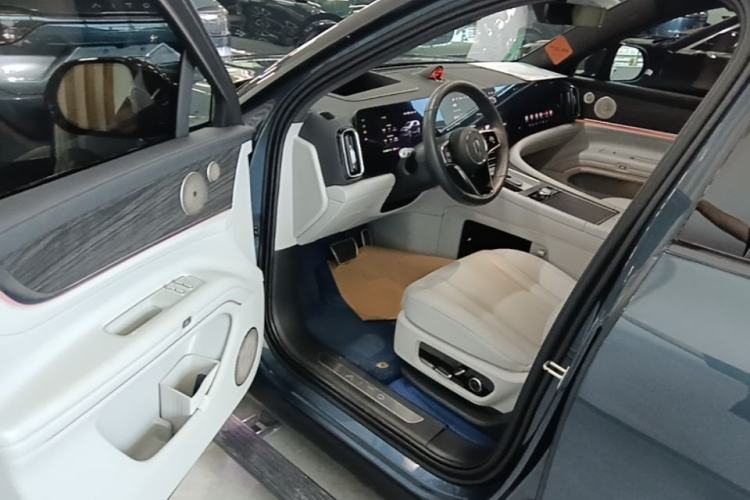 Used Hima AITO M9 2024 All-Electric Ultra Version 100 kWh 6-Seater Model Driver Seat