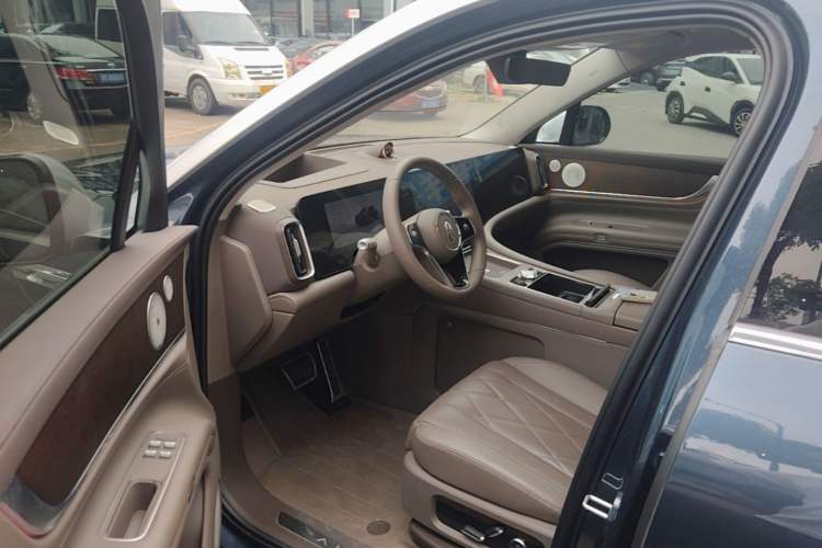 Used Hima AITO M9 2024 Range-Extended Ultra Version 52 kWh 5-Seater Model Driver Seat