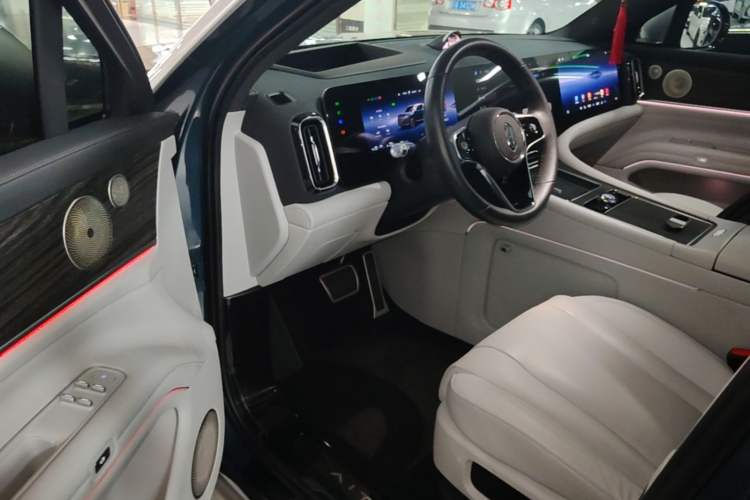 Used Hima AITO M9 2024 Range-Extended Ultra Version 42 kWh 6-Seater Model Driver Seat