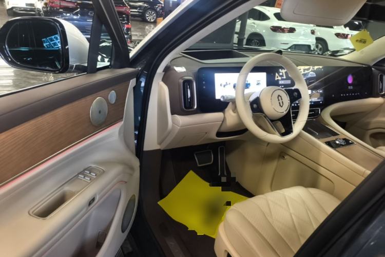 Used Hima AITO M9 2024 Range-Extended Ultra Version 52 kWh 6-Seater Model Driver Seat