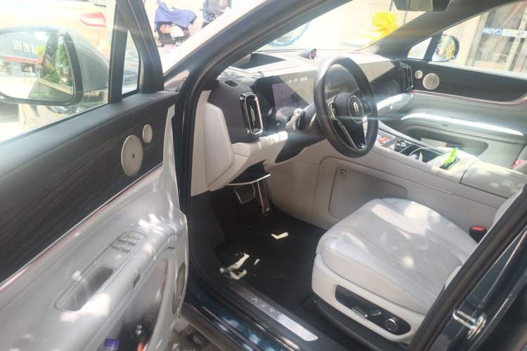 Used Hima AITO M9 2024 Range-Extended Ultra Version 52 kWh 5-Seater Model Driver Seat