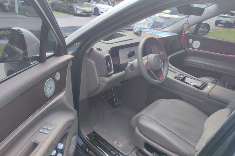 Used Hima AITO M9 2024 All-Electric Ultra Version 100 kWh 5-Seater Model Driver Seat