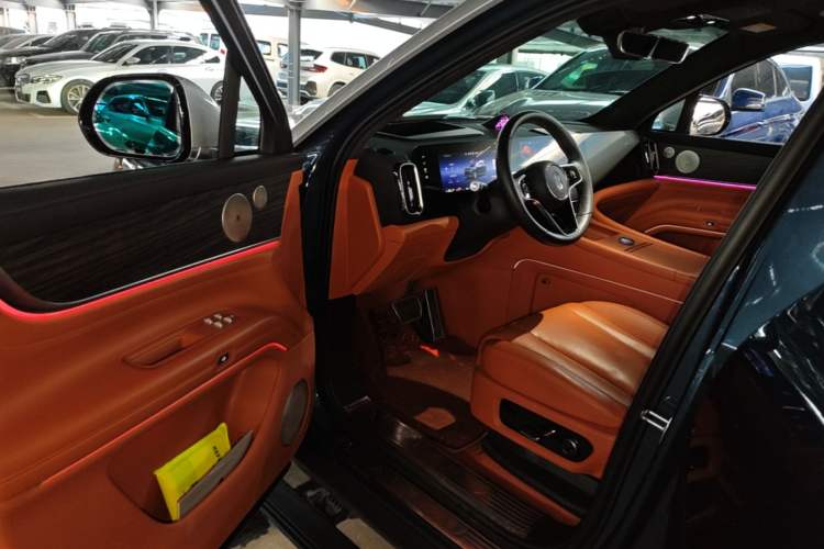 Used Hima AITO M9 2024 Range-Extended Ultra Version 42 kWh 6-Seater Model Driver Seat