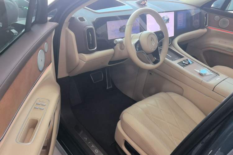 Used Hima AITO M9 2024 Range-Extended Ultra Version 42 kWh 6-Seater Model Driver Seat