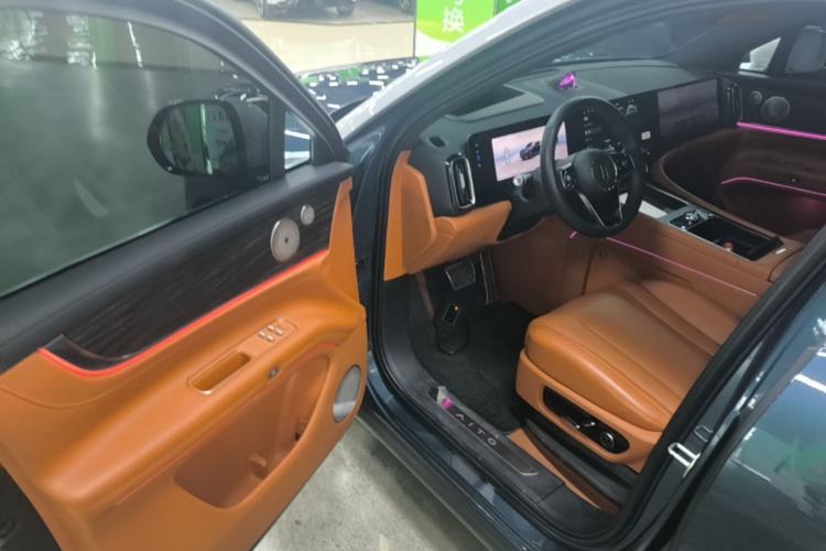Used Hima AITO M9 2024 Range-Extended Ultra Version 42 kWh 6-Seater Model Driver Seat