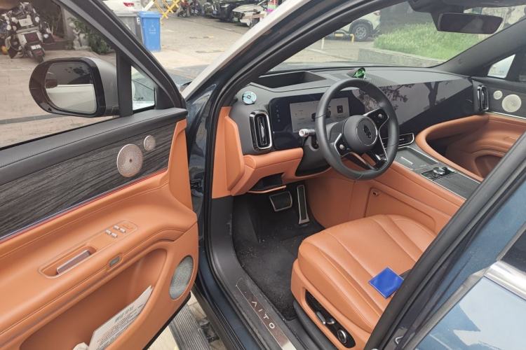 Used Hima AITO M9 2024 Range-Extended Ultra Version 42 kWh 6-Seater Model Driver Seat