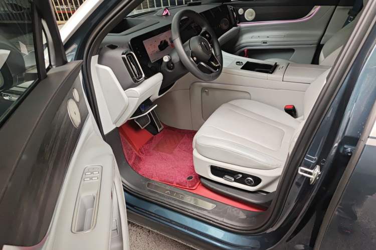 Used Hima AITO M9 2024 All-Electric Max Version 100 kWh 6-Seater Driver Seat