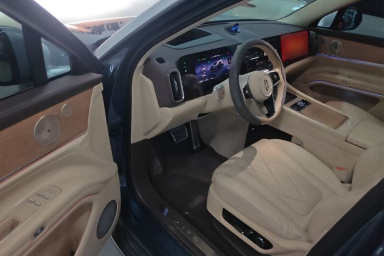 Used Hima AITO M9 2024 Range-Extended Ultra Version 42 kWh 6-Seater Model Driver Seat