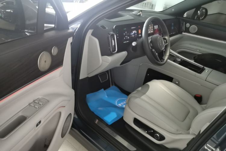 Used Hima AITO M9 2024 All-Electric Ultra Version 100 kWh 6-Seater Model Driver Seat