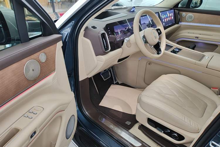 Used Hima AITO M9 2024 Range-Extended Ultra Version 42 kWh 6-Seater Model Driver Seat